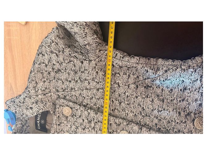 Chanel Tweed-Jacke doppeltreihig Schwarz Weiß Grau - Ansicht 12