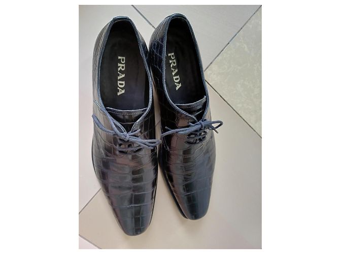 Prada Chaussures Richelieu en cuir noir embossé crocodile - vue 4
