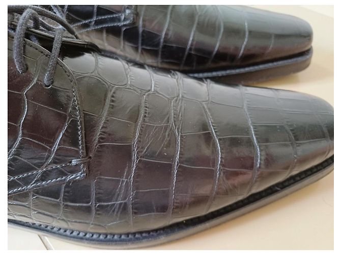 Prada Chaussures Richelieu en cuir noir embossé crocodile - vue 5