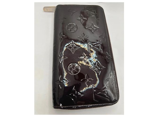 Louis Vuitton Zippy Wallet Monogram Vernis Amarante Burdeos - vista 3
