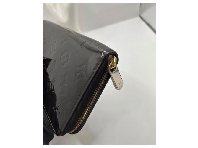 Louis Vuitton Zippy Wallet Monogram Vernis Amarante Burdeos - vista 5