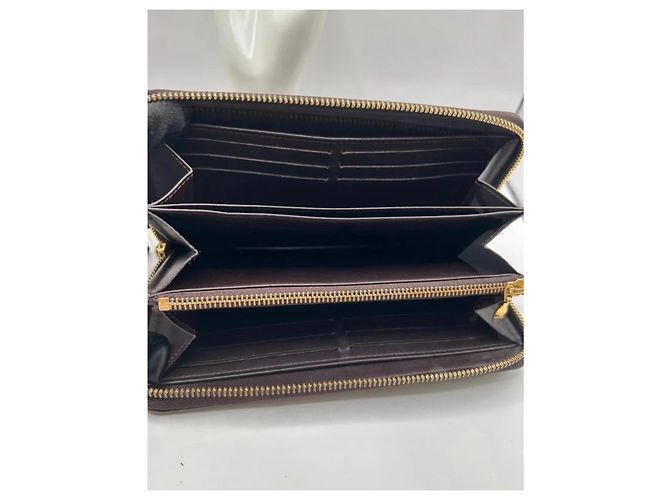Louis Vuitton Zippy Wallet Monogram Vernis Amarante Burdeos - vista 8