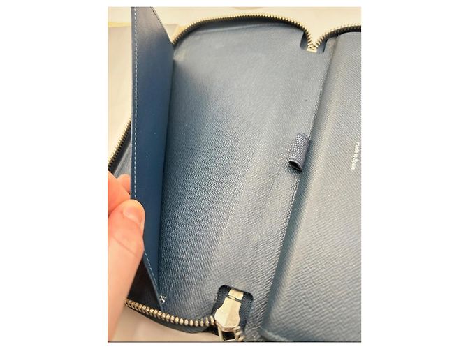 Louis Vuitton Zippy Compagno di Viaggio Pelle Taïga Blu - vista 14