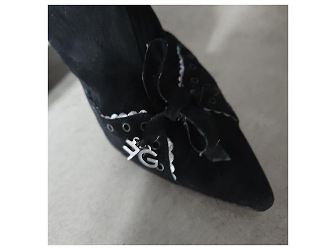 Gianfranco Ferré botas altas de ante negro - vista 13