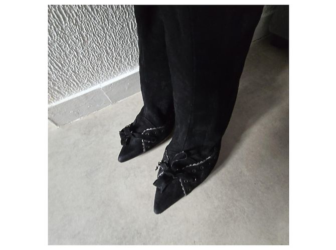 Gianfranco Ferré botas altas de ante negro - vista 4
