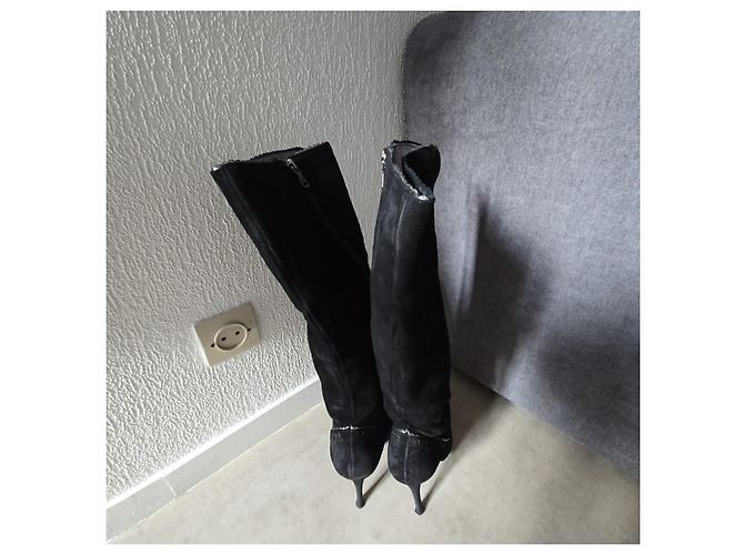 Gianfranco Ferré botas altas de ante negro - vista 6