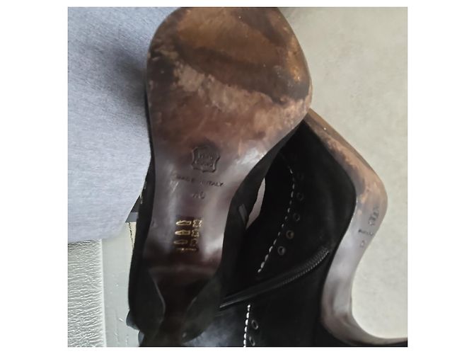 Gianfranco Ferré botas altas de ante negro - vista 9