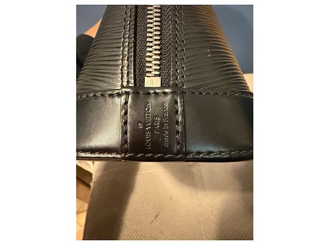 Louis Vuitton Alma BB in pelle Epi nera Nero - vista 6