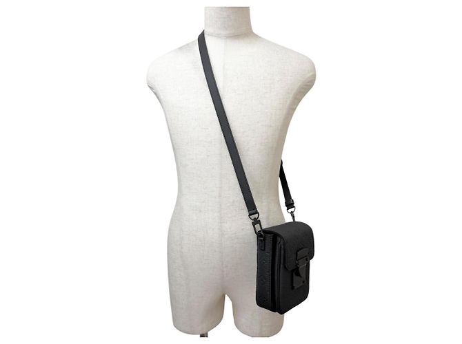 Louis Vuitton M81524 S-Lock Vertical Wearable Wallet Shoulder Bag Nero - vista 3