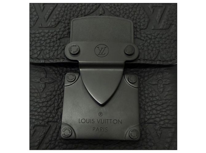 Louis Vuitton M81524 S-Lock Vertical Wearable Wallet Shoulder Bag Nero - vista 9