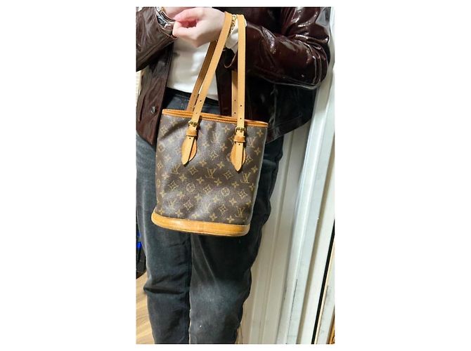 Louis Vuitton Borsa Bucket PM Monogram Marrone Monogramma - vista 3