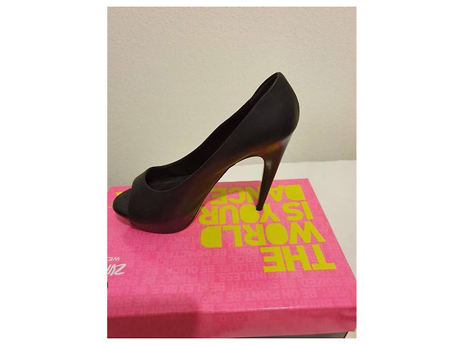 Giuseppe Zanotti Décolleté aperte in pelle nera Nero - vista 3