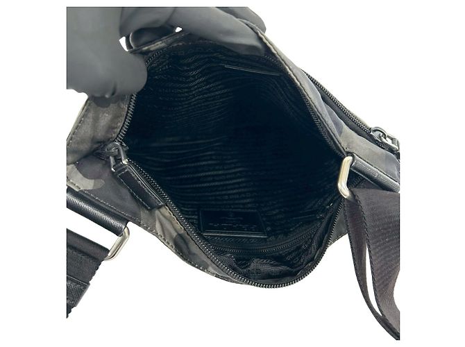 Saffiano Bolsa de ombro Prada preta e cáqui Preto Caqui - vista 9