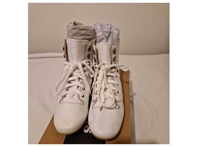 Adidas Botas Altas de Cuero Blanco con Cordones - vista 4