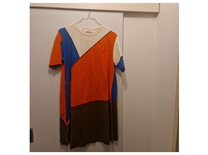 T-shirt McQ color block a maniche corte Blu Arancione Crudo Marrone scuro - vista 2