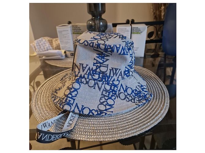JW Anderson Cappello Bucket Monogramma Blu e Bianco - vista 2