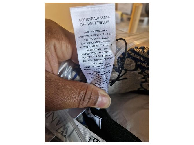 JW Anderson Cappello Bucket Monogramma Blu e Bianco - vista 9