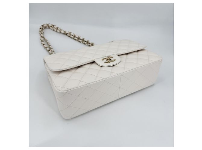 Borsa a Spalla Chanel Matelassé 30 Bianco - vista 3