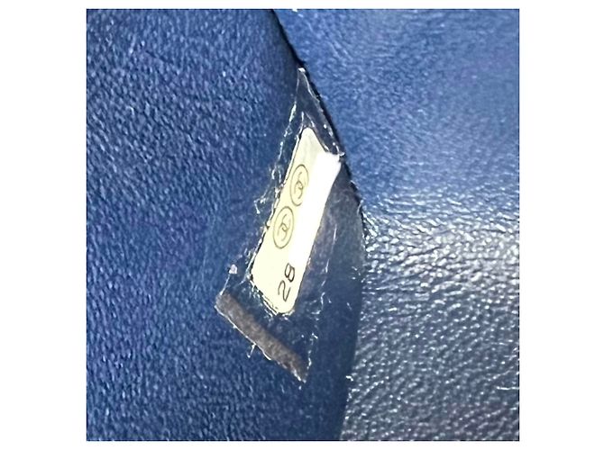 Borsa a tracolla mini matelassé da donna Chanel Blu - vista 6