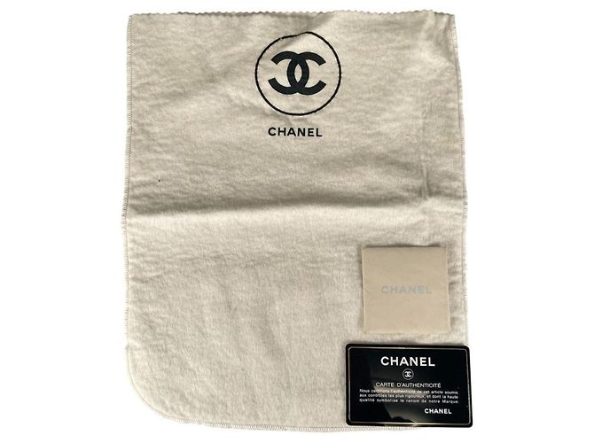 Borsa a tracolla Chanel Matelassé 25 Nero - vista 14