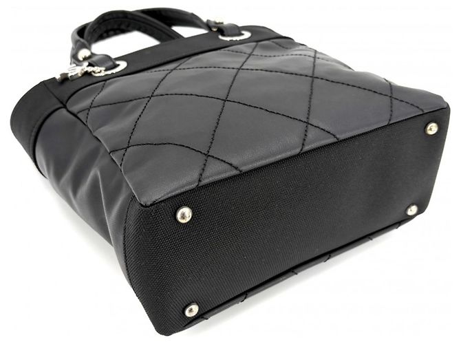 Borsa Chanel Paris Biarritz Tote PM Nero - vista 3
