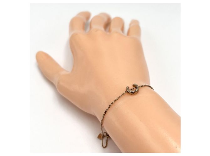 Bracciale con charm regolabile Chanel Matelassé Coco Crush D'oro - vista 2