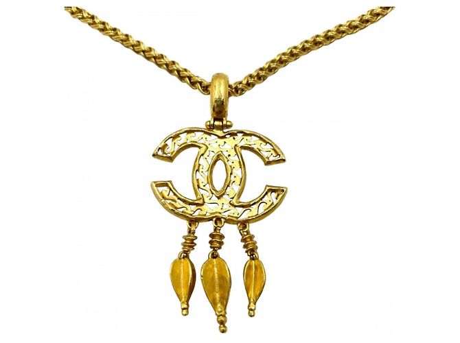 Collana con pendente Chanel Vintage Gold D'oro - vista 2