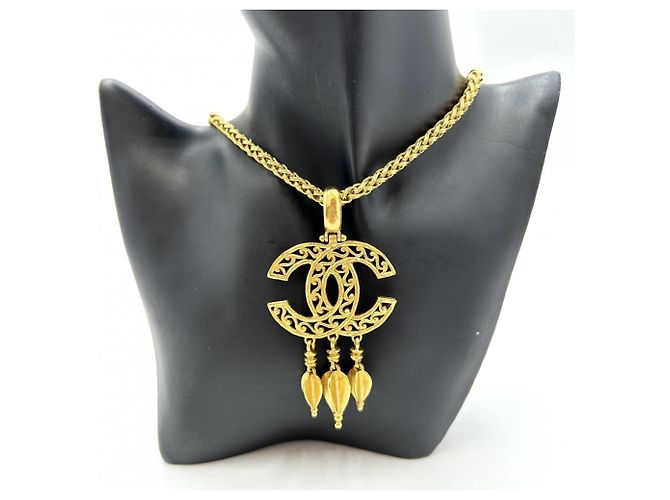 Collana con pendente Chanel Vintage Gold D'oro - vista 3