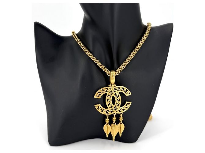 Collana con pendente Chanel Vintage Gold D'oro - vista 3