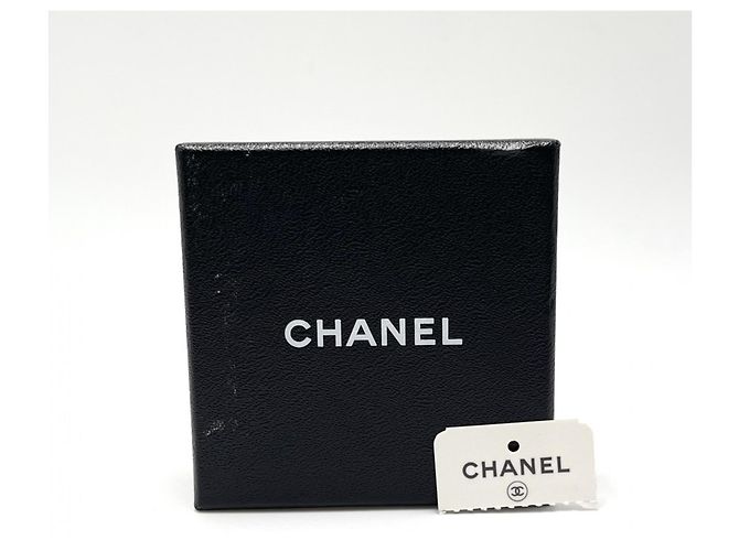 Broche de mujer Chanel en negro, dorado y blanco - vista 6