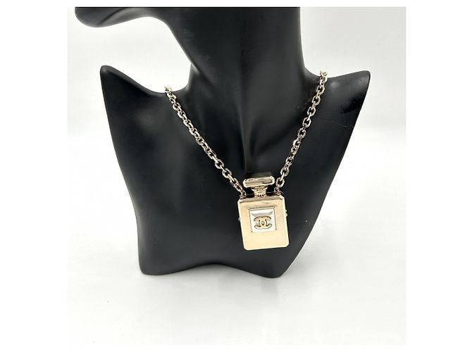 Lunga collana da donna Chanel con motivo profumo D'oro - vista 3