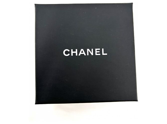 Lunga collana da donna Chanel con motivo profumo D'oro - vista 8