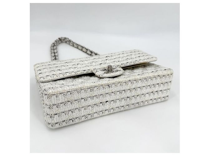 Timeless Borsa a tracolla Chanel Matelassé 25 Bianco - vista 3