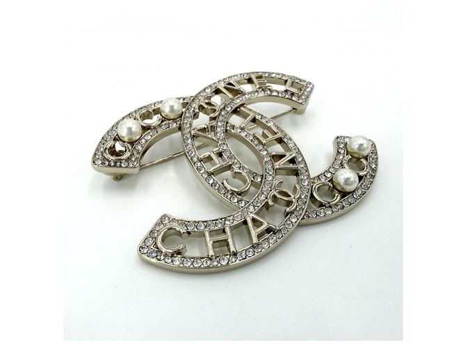 Spilla in argento Chanel con perla finta e strass - vista 3