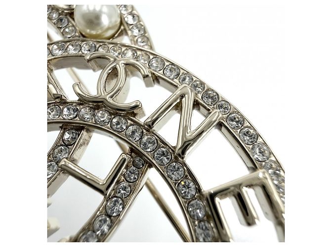 Spilla in argento Chanel con perla finta e strass - vista 8