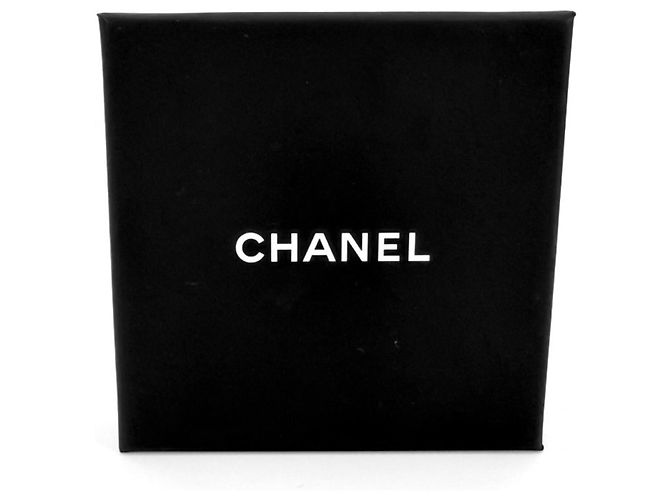 Spilla in argento Chanel con perla finta e strass - vista 9