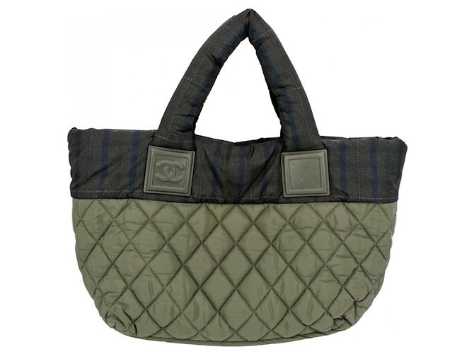 Borsa tote reversibile Coco Cocoon di Chanel Verde Cachi - vista 2