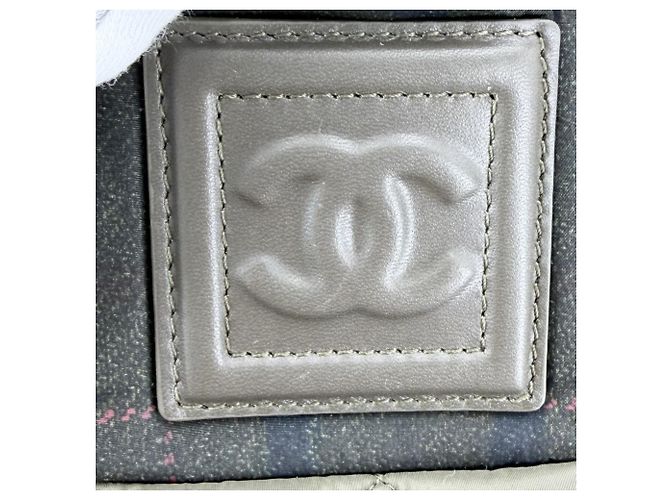 Borsa tote reversibile Coco Cocoon di Chanel Verde Cachi - vista 8