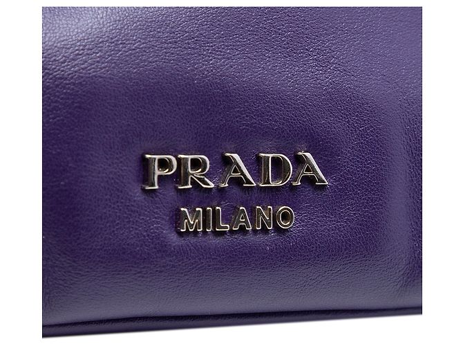 Borsa a tracolla con patta in morbida pelle di vitello viola Prada Porpora - vista 5