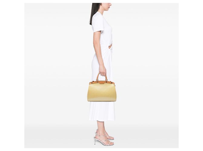 Louis Vuitton Beige Monogram Vernis Brea MM - vista 6