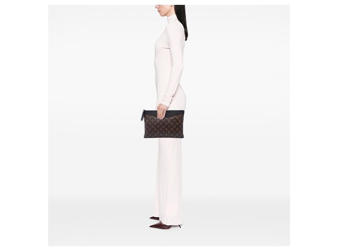 Pochette Daily Monogram marrone Louis Vuitton - vista 6