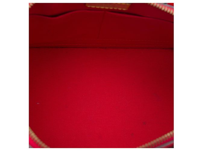Louis Vuitton Alma PM in Monogram Vernis rosso - vista 4