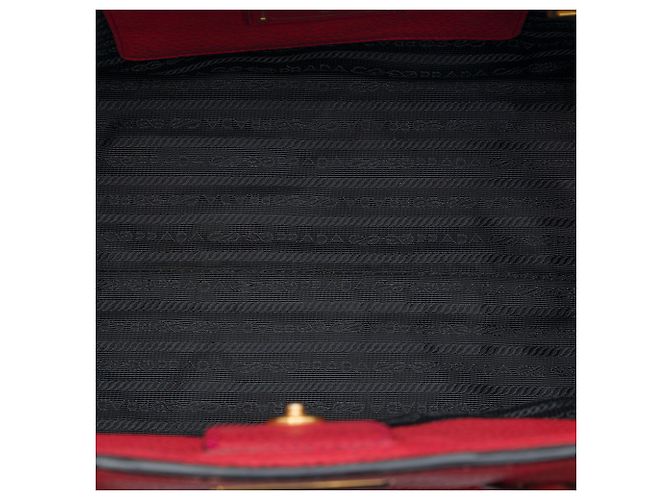 Tote Open Convertible in Vitello Daino rosso Prada - vista 4