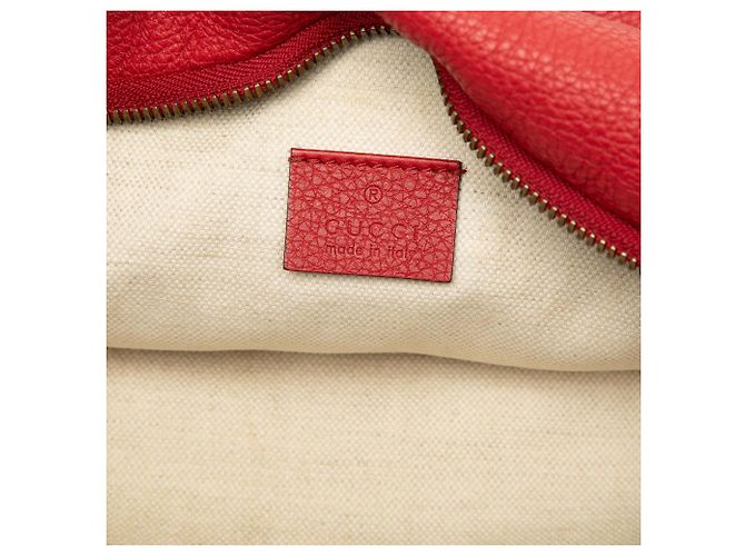 Borsa a tracolla Gucci in pelle di vitello martellata rossa con logo Rosso - vista 5