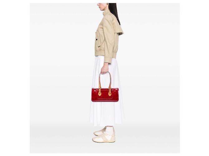Louis Vuitton Rosso Monogram Vernis Rosewood Avenue - vista 6