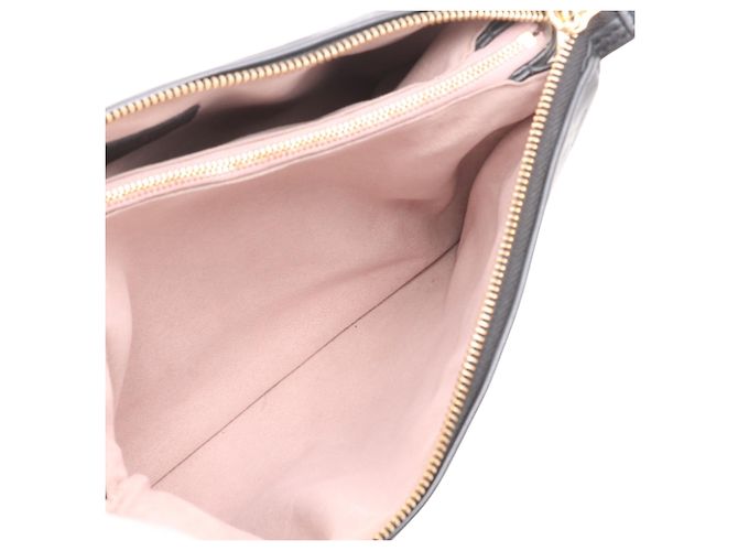 Louis Vuitton Coussin PM in agnello goffrato Monogram nero - vista 3