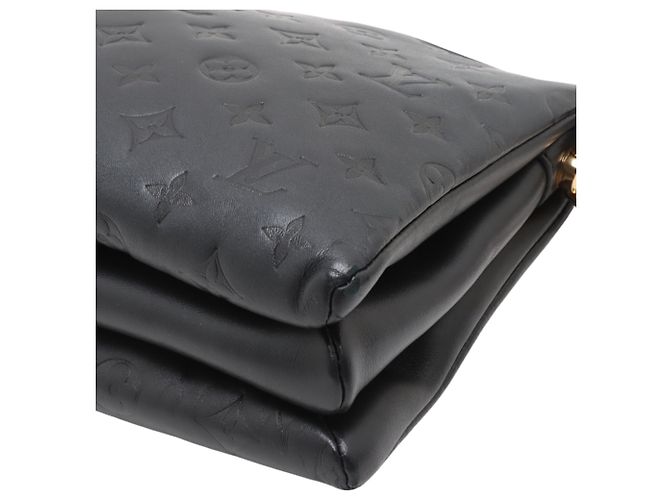Louis Vuitton Coussin PM in agnello goffrato Monogram nero - vista 7