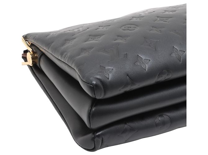 Louis Vuitton Coussin PM in agnello goffrato Monogram nero - vista 8