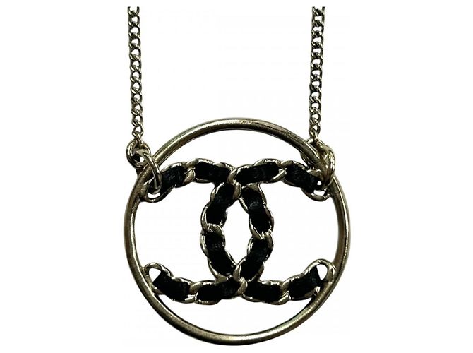 Collana in pelle placcata oro Chanel Nero D'oro - vista 3