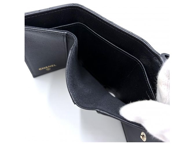 Portafoglio Chanel nero con strass e perle a tre pieghe - vista 5